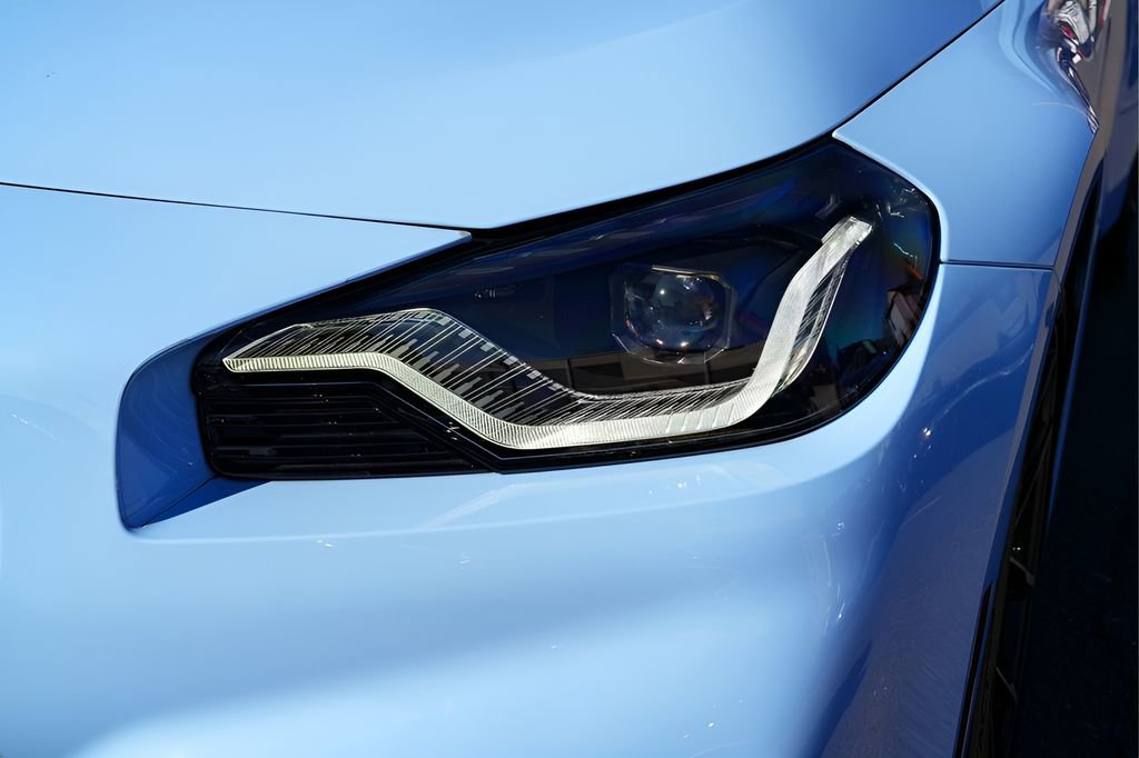 Used 2023 BMW M2 w/ Lighting Package image 8