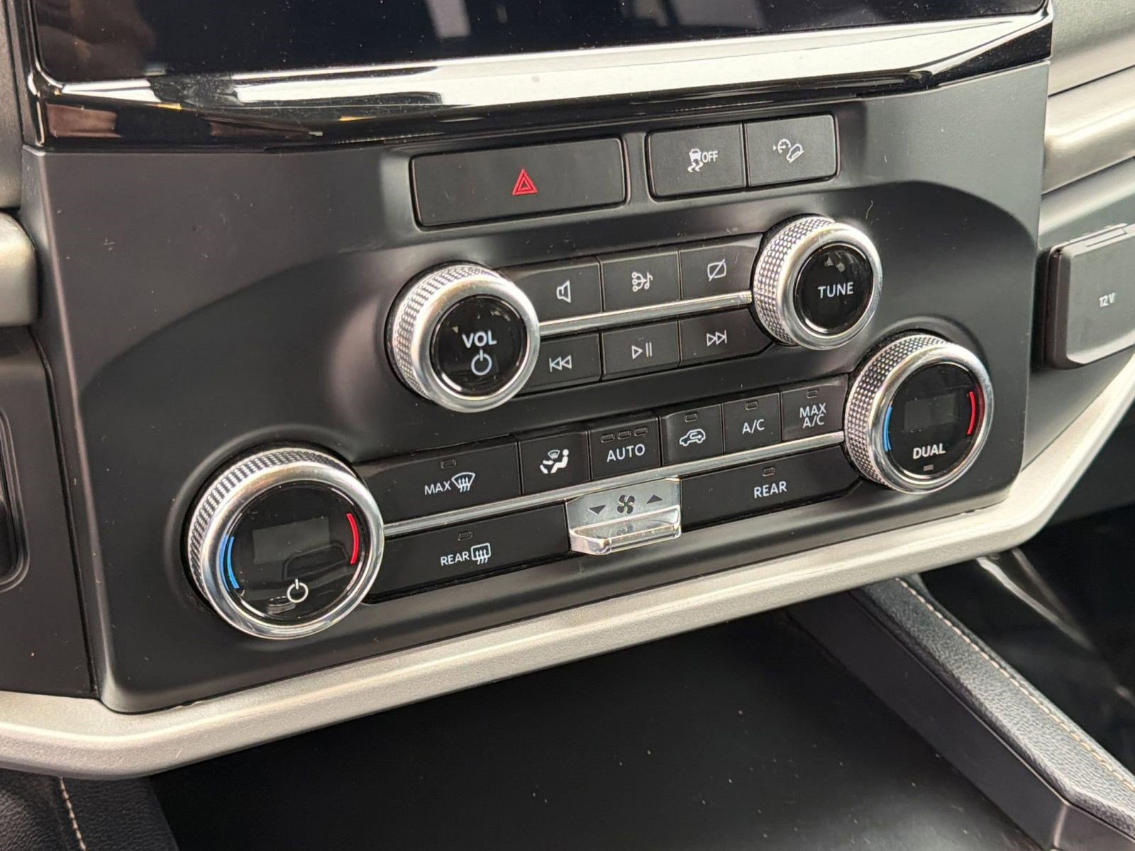 Used 2022 Ford Expedition XLT image 26