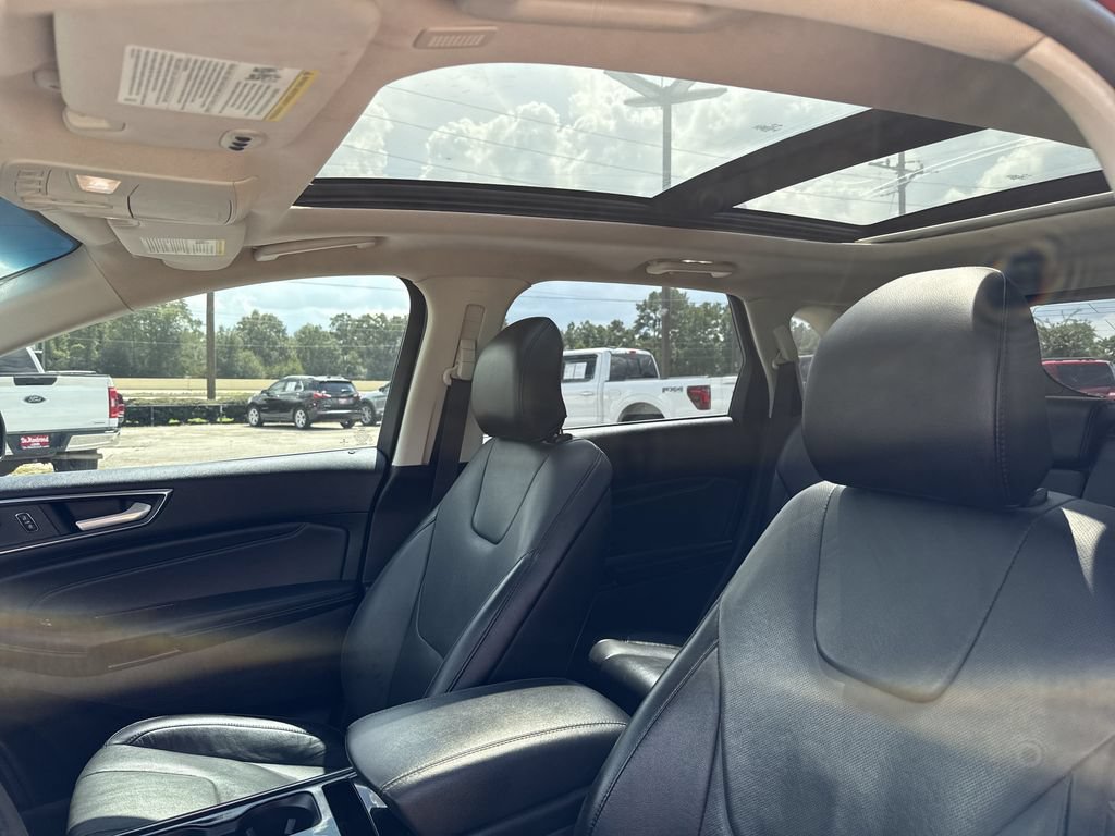Used 2019 Ford Edge Titanium w/ Equipment Group 301A AWD/4WD image 15