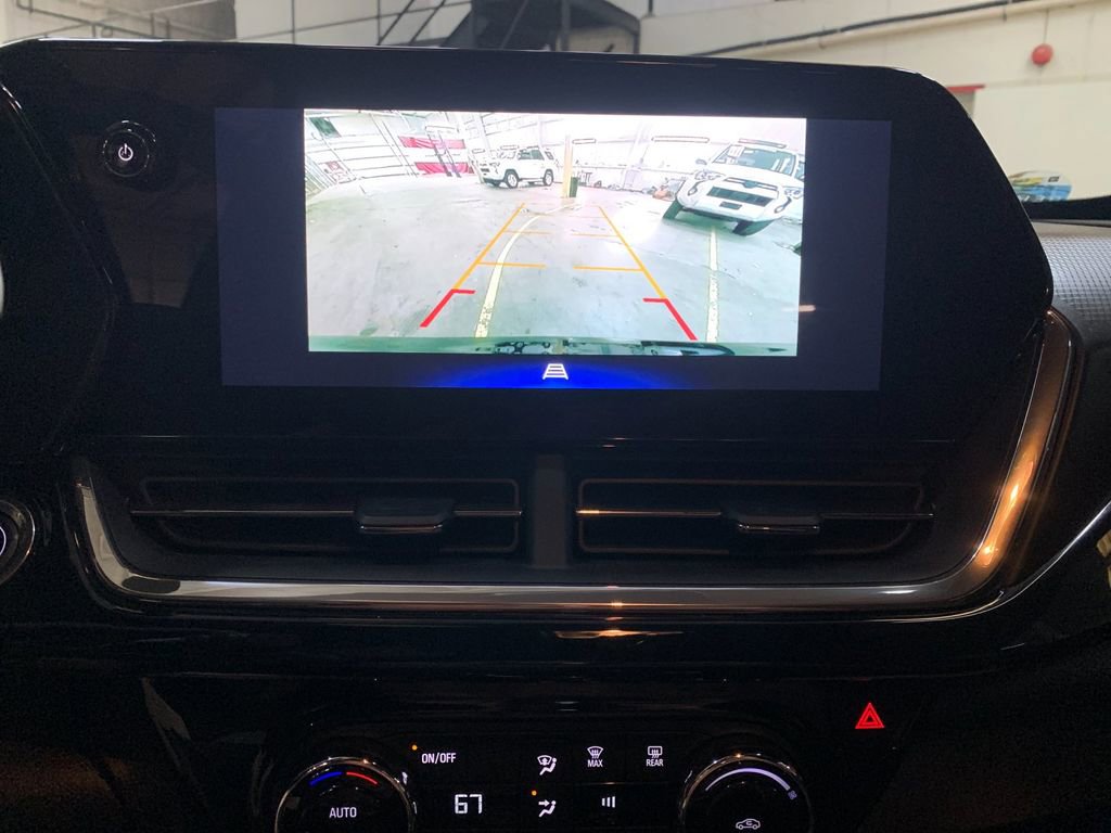 Used 2025 Chevrolet Trax RS w/ Sunroof Package image 23