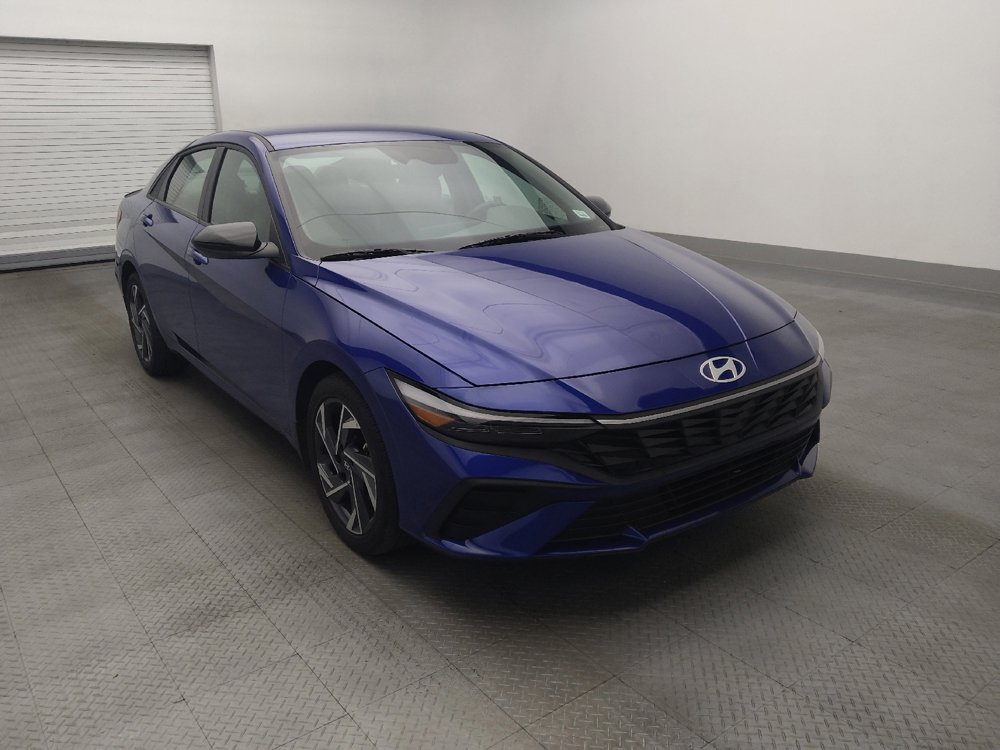 Used 2025 Hyundai Elantra Sport w/ Cargo Package FWD image 13