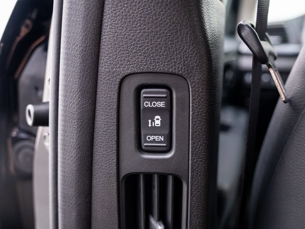 Used 2025 Honda Odyssey Elite image 21