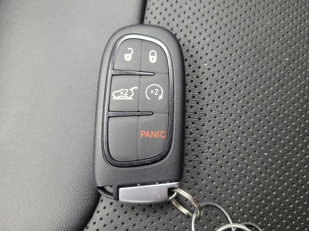 Used 2022 Jeep Cherokee Limited w/ Elite Package image 32