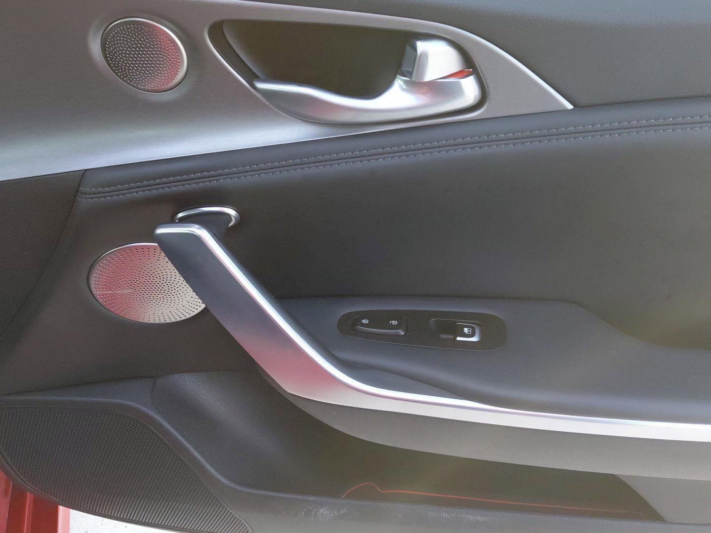 Used 2018 Kia Stinger GT2 image 14