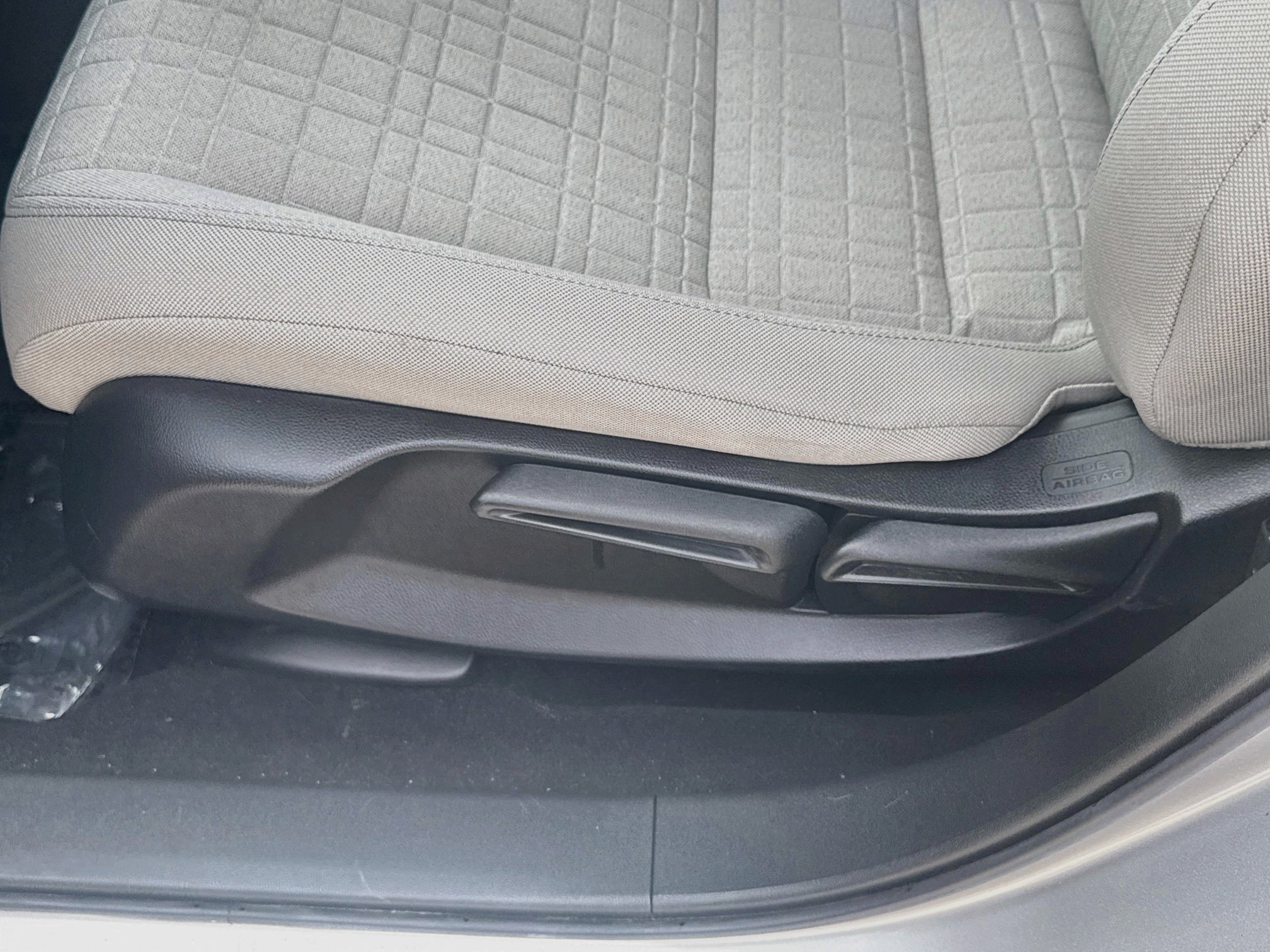Used 2023 Honda HR-V LX image 15