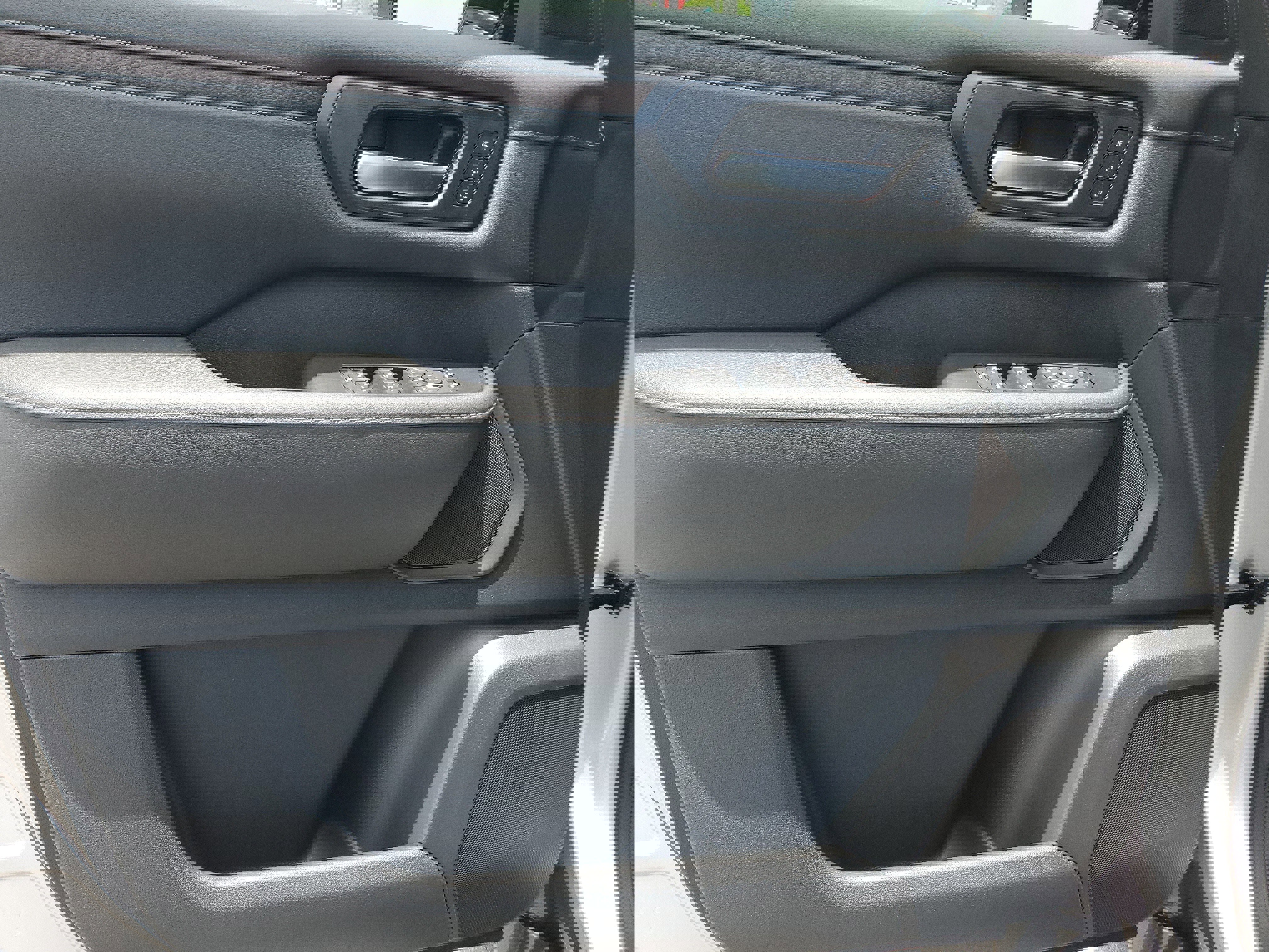 New 2025 Nissan Armada SL w/ Captain's Chari Seat Package image 12