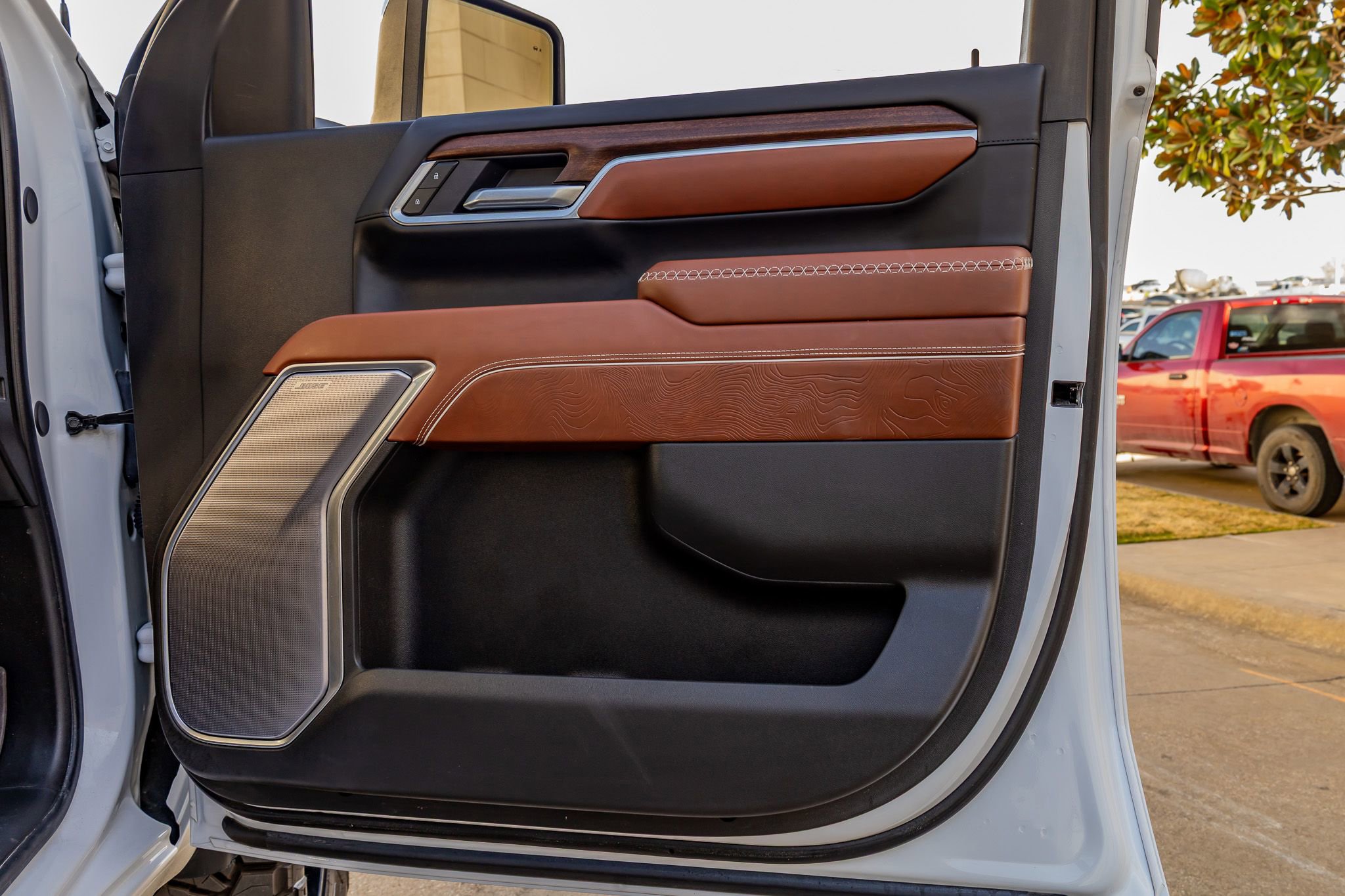 Used 2025 GMC Sierra 2500 Denali Ultimate image 36