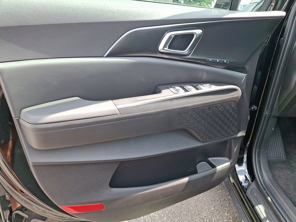 New 2026 Kia Carnival SX w/ SX Dark Edition Package image 11