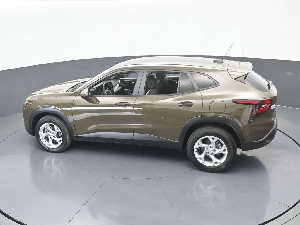 Used 2024 Chevrolet Trax LS w/ LS Convenience Package FWD image 43