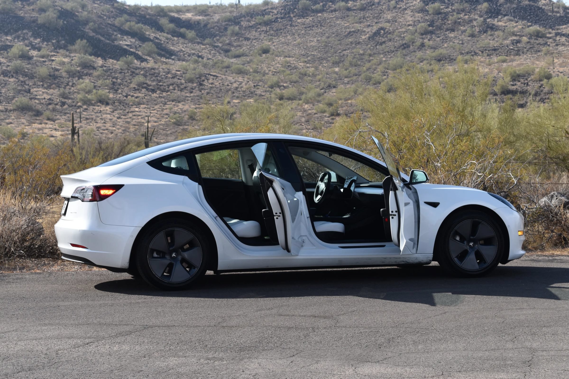 Used 2021 Tesla Model 3 Long Range AWD/4WD image 9