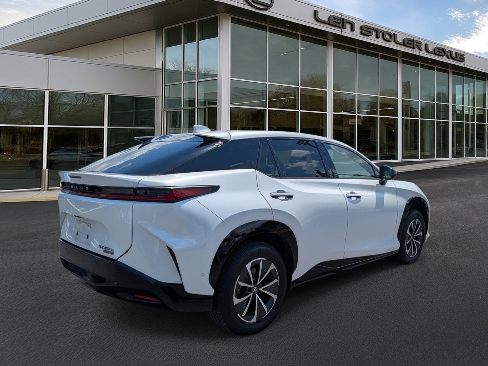 Used 2024 Lexus RZ 450e Premium w/ Technology Package AWD/4WD image 3