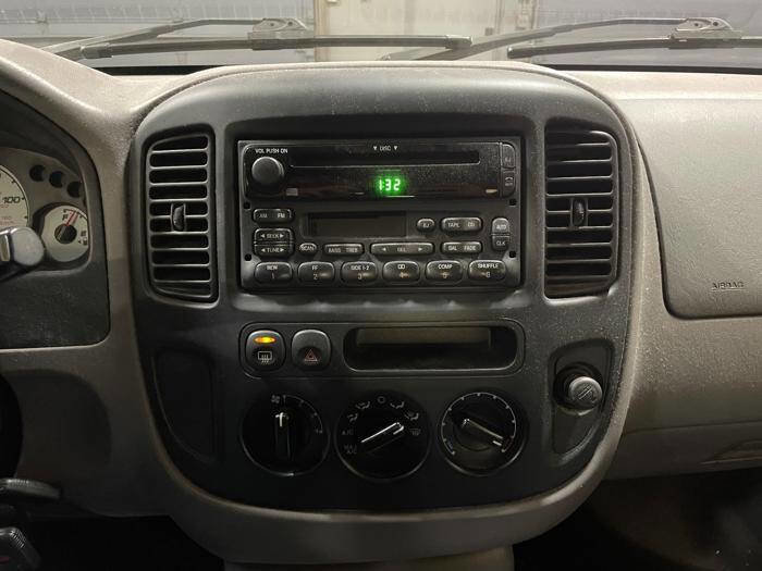 Used 2001 Ford Escape XLS image 35