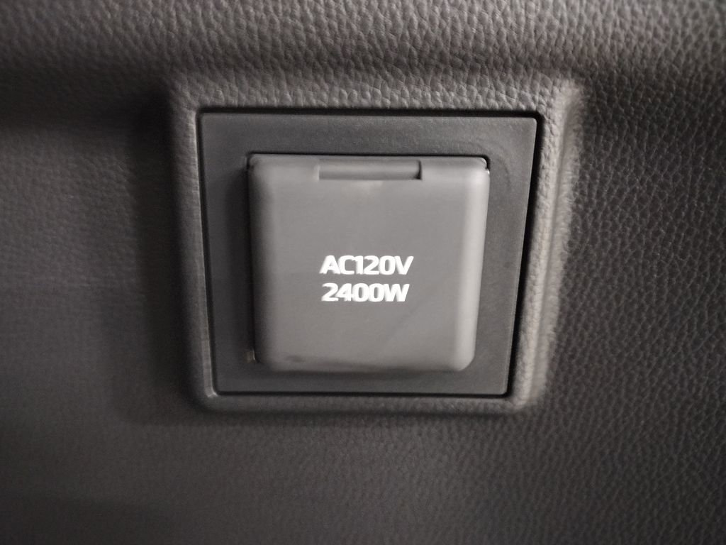 Used 2025 Toyota Land Cruiser image 18