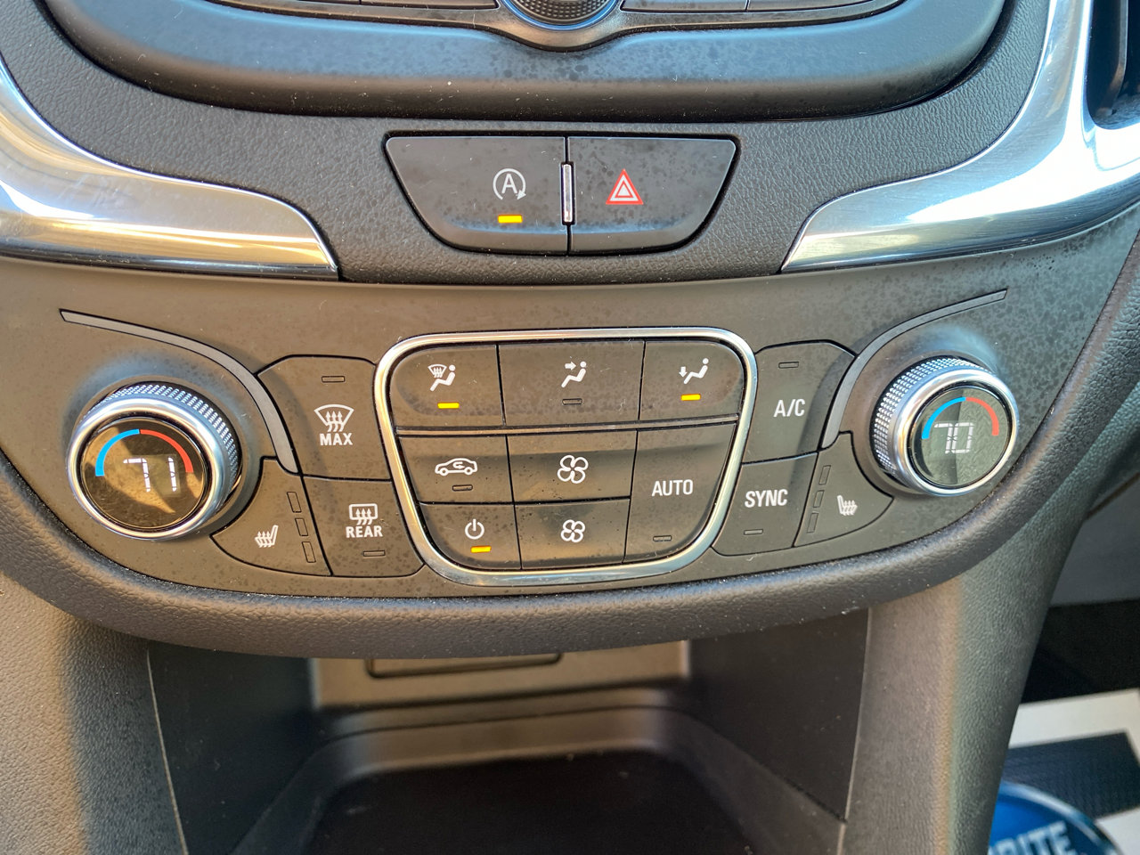 Used 2022 Chevrolet Equinox LT image 22