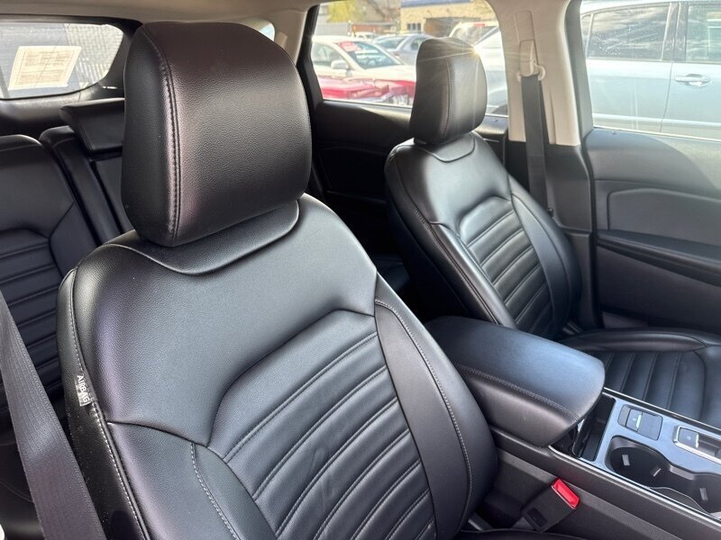 Used 2020 Ford Edge SEL AWD/4WD image 26