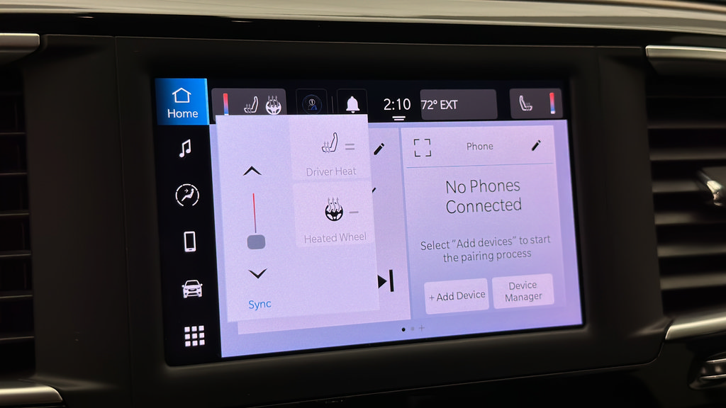 Used 2022 Chrysler Voyager LX FWD image 18