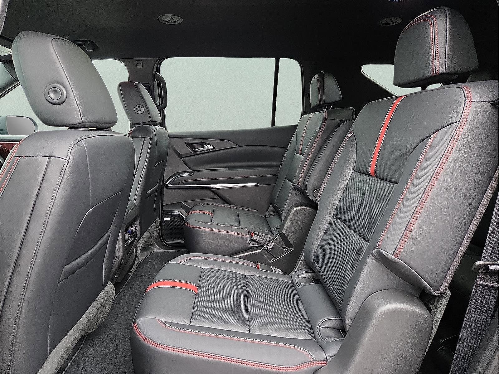 New 2026 Chevrolet Traverse RS image 11