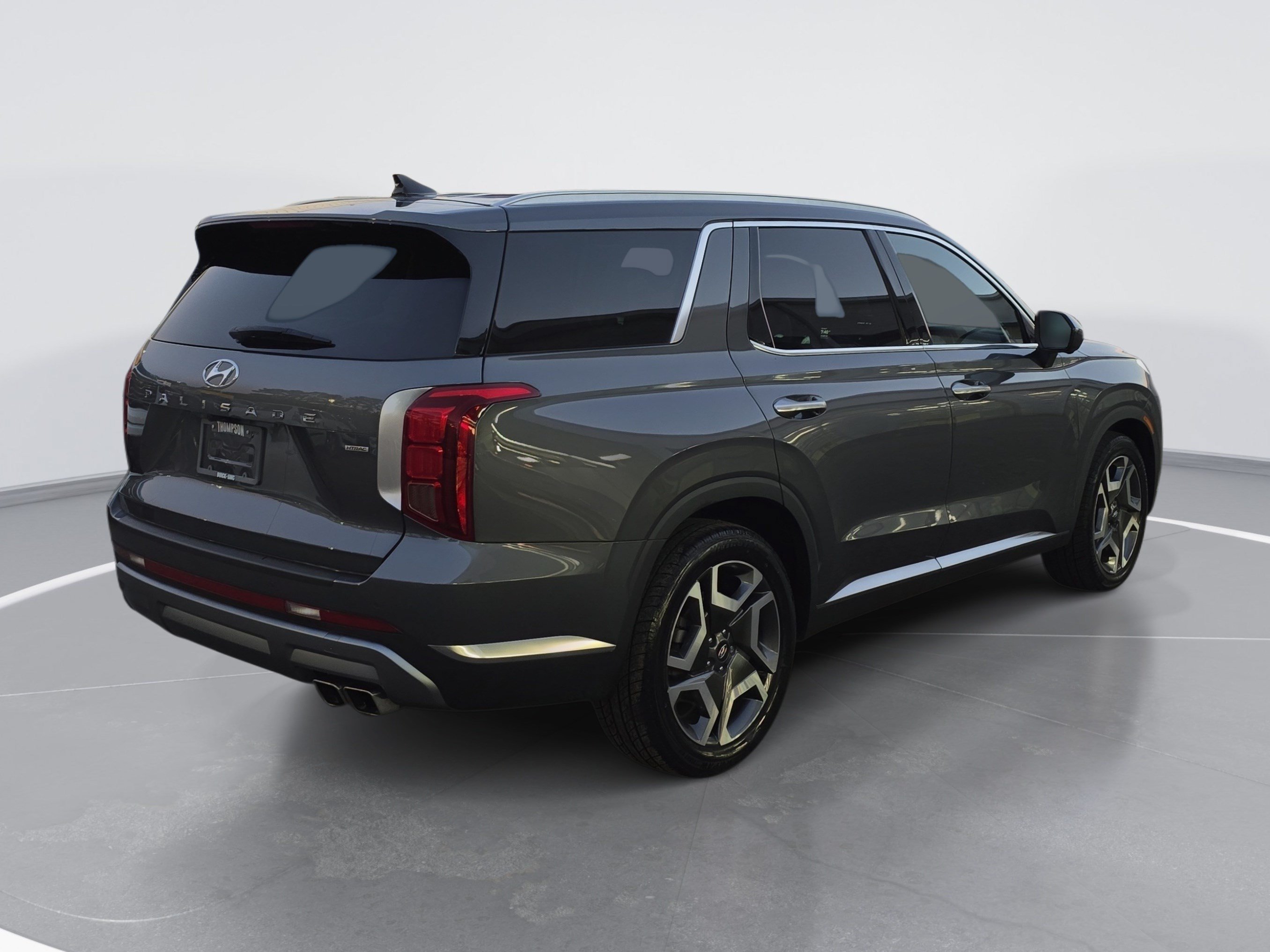 Used 2025 Hyundai Palisade Limited AWD/4WD image 3