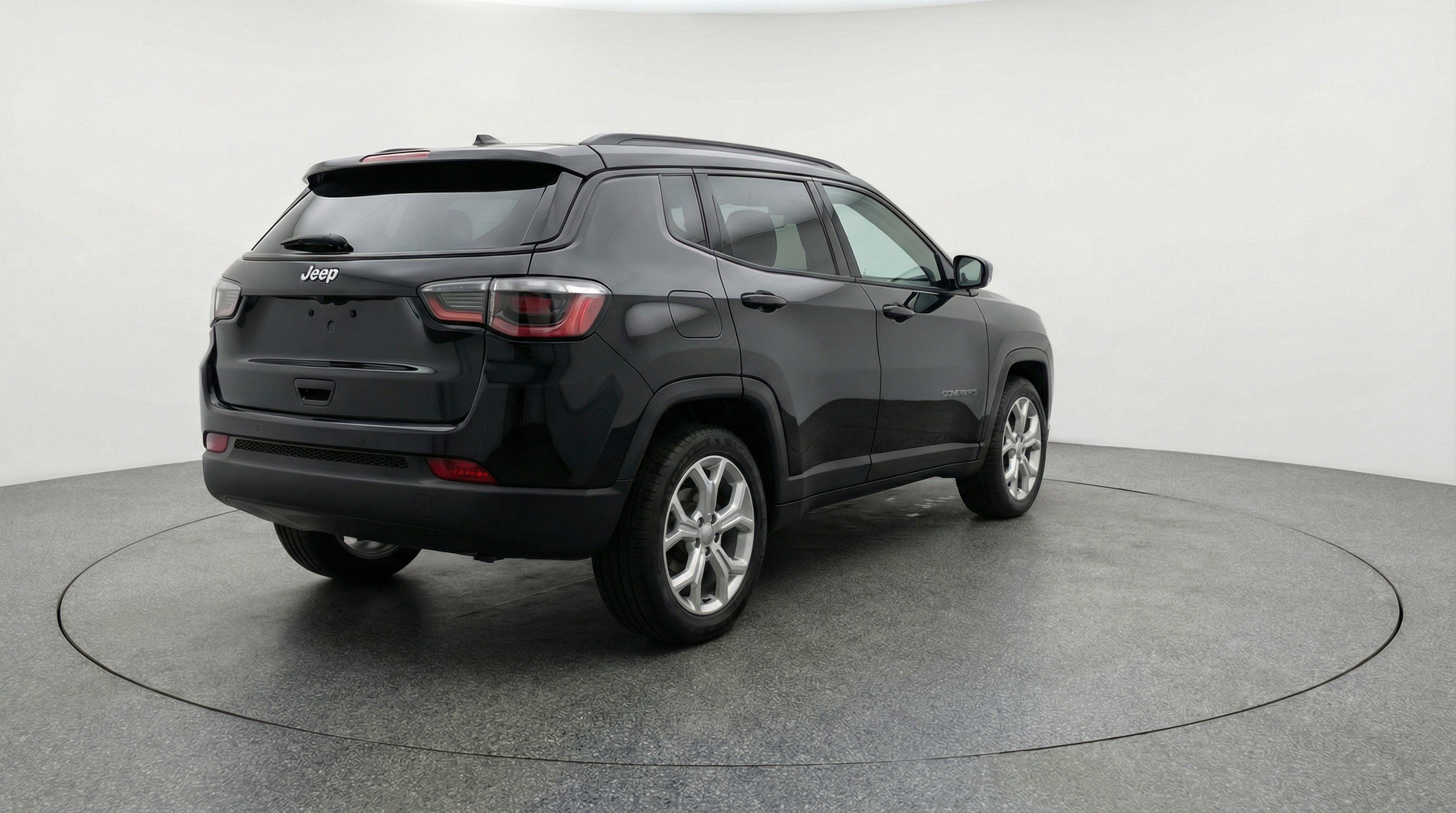 Used 2025 Jeep Compass Latitude image 9