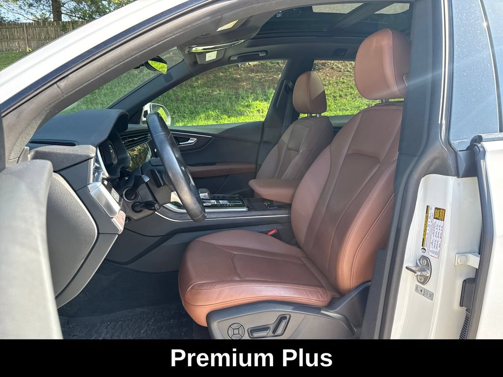 Used 2019 Audi Q8 Premium Plus w/ Premium Plus AWD/4WD image 12