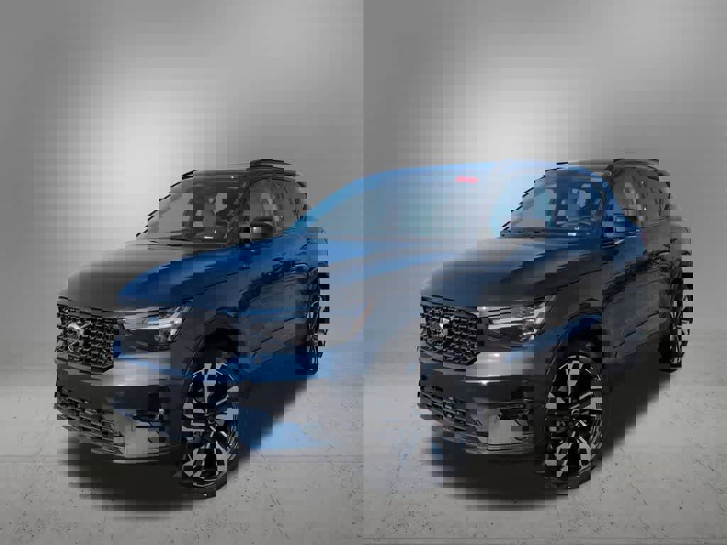 New 2026 Volvo XC40 B5 Ultra w/ Protection Package Premier