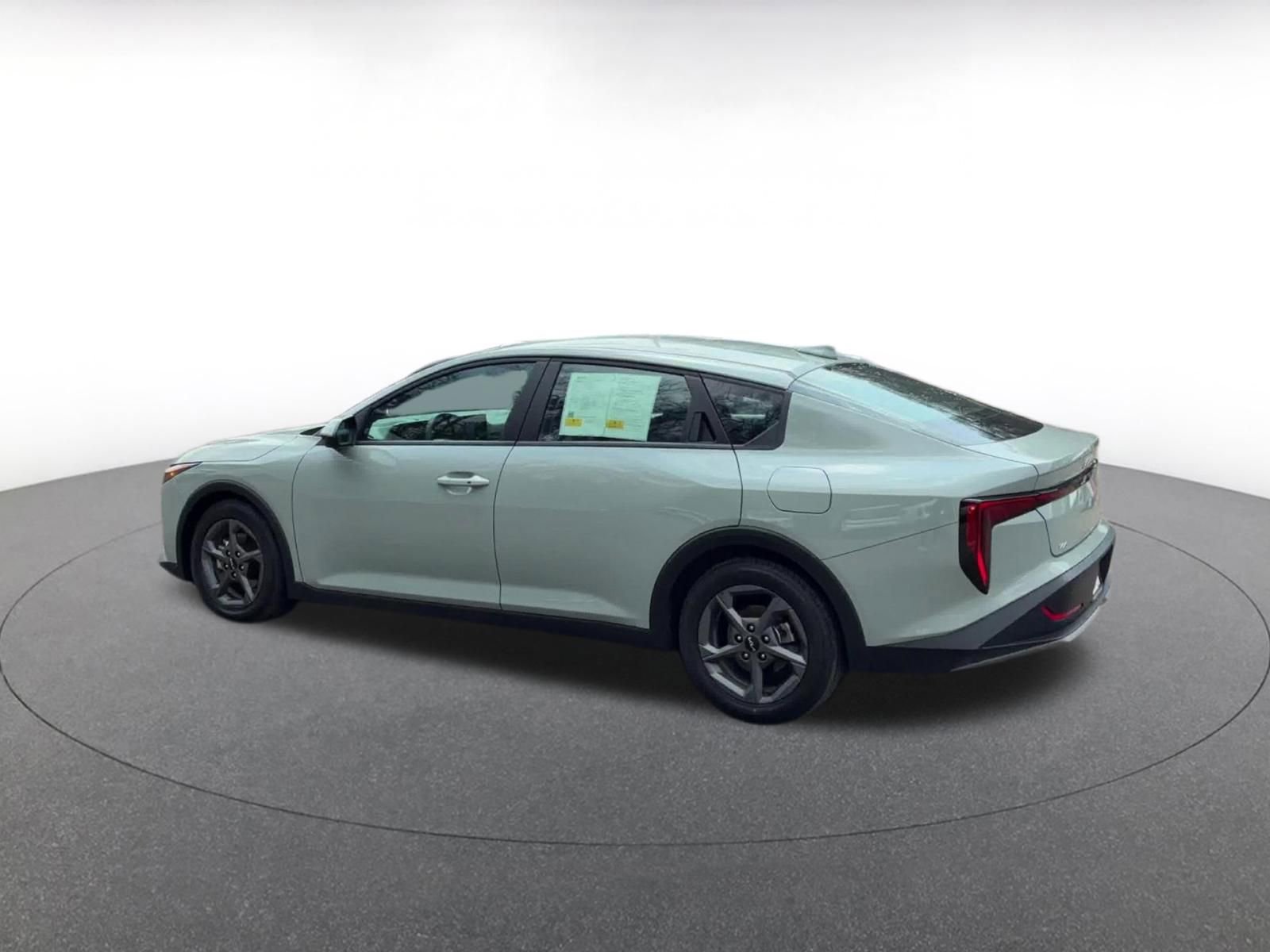 Used 2025 Kia K4 LXS image 10