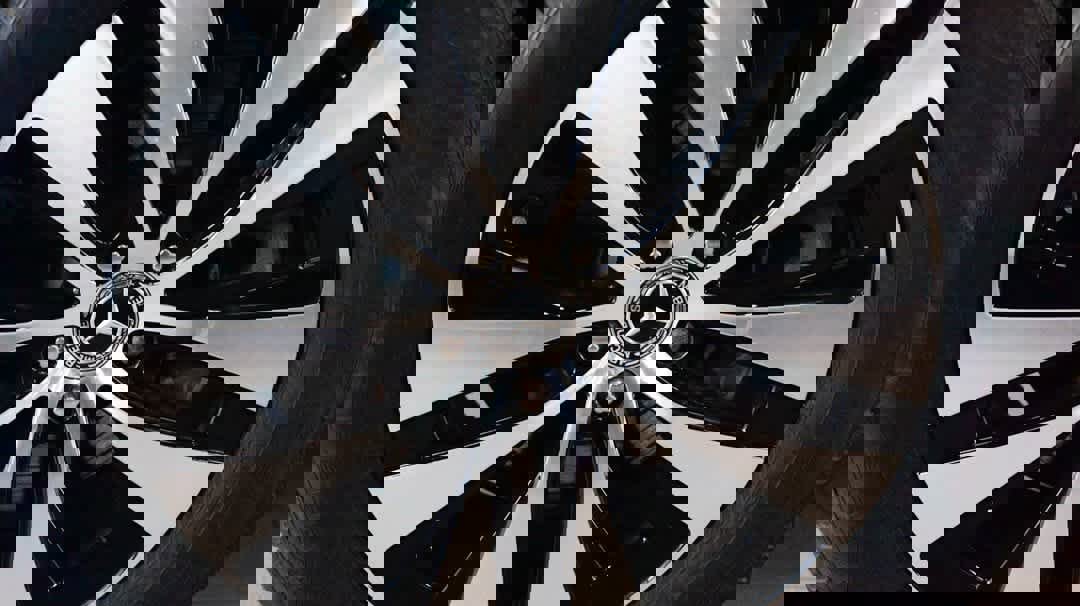 Used 2024 Mercedes-Benz GLE 350 4MATIC w/ Driver Assistance Package image 16