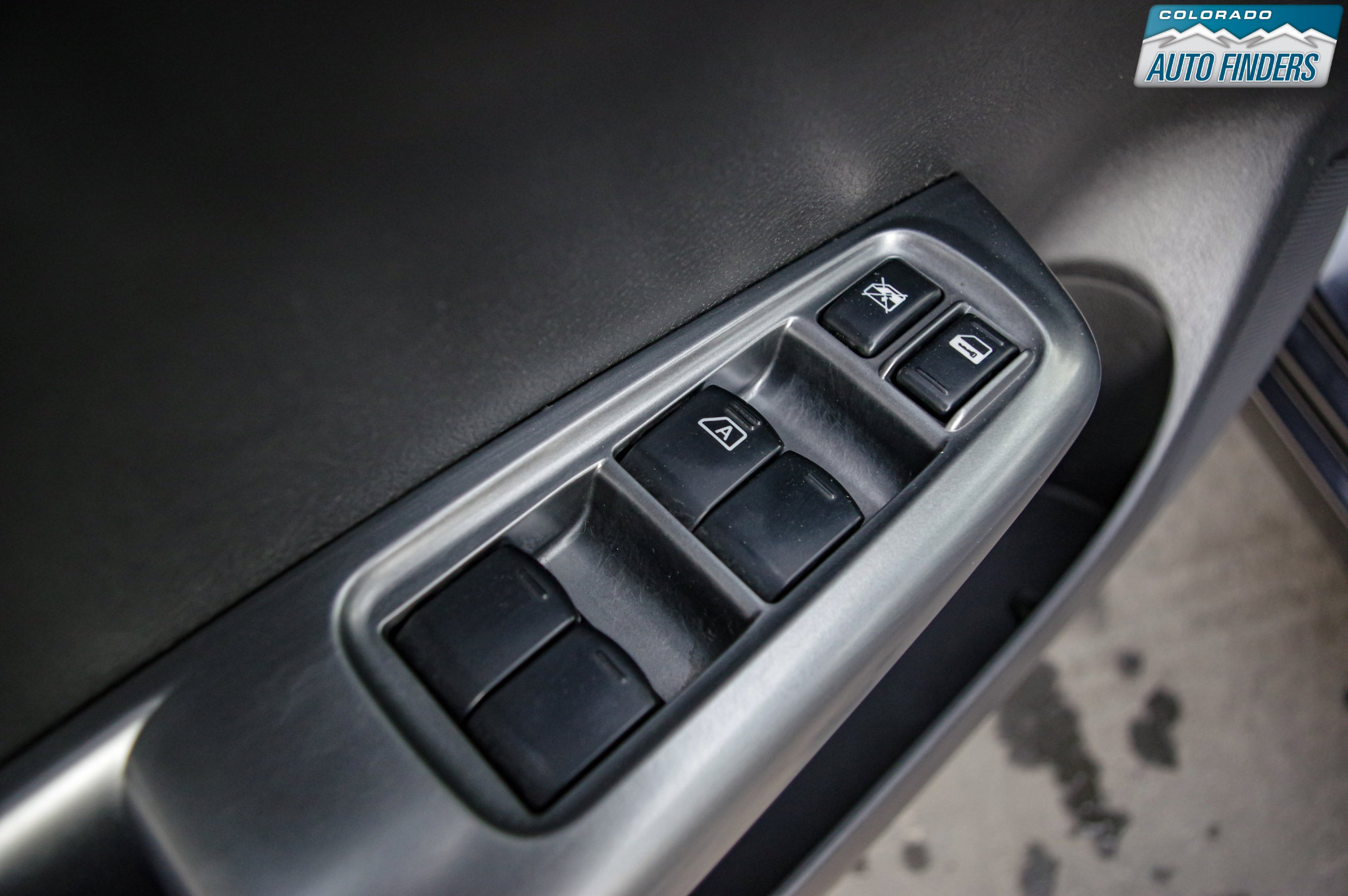 Used 2011 Subaru Impreza 2.5i Premium w/ PWR Moonroof Value Pkg image 11