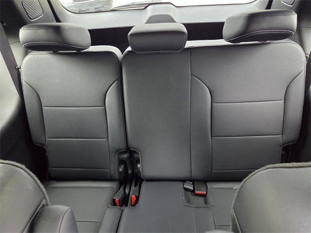 Used 2025 Chevrolet Traverse LT image 14