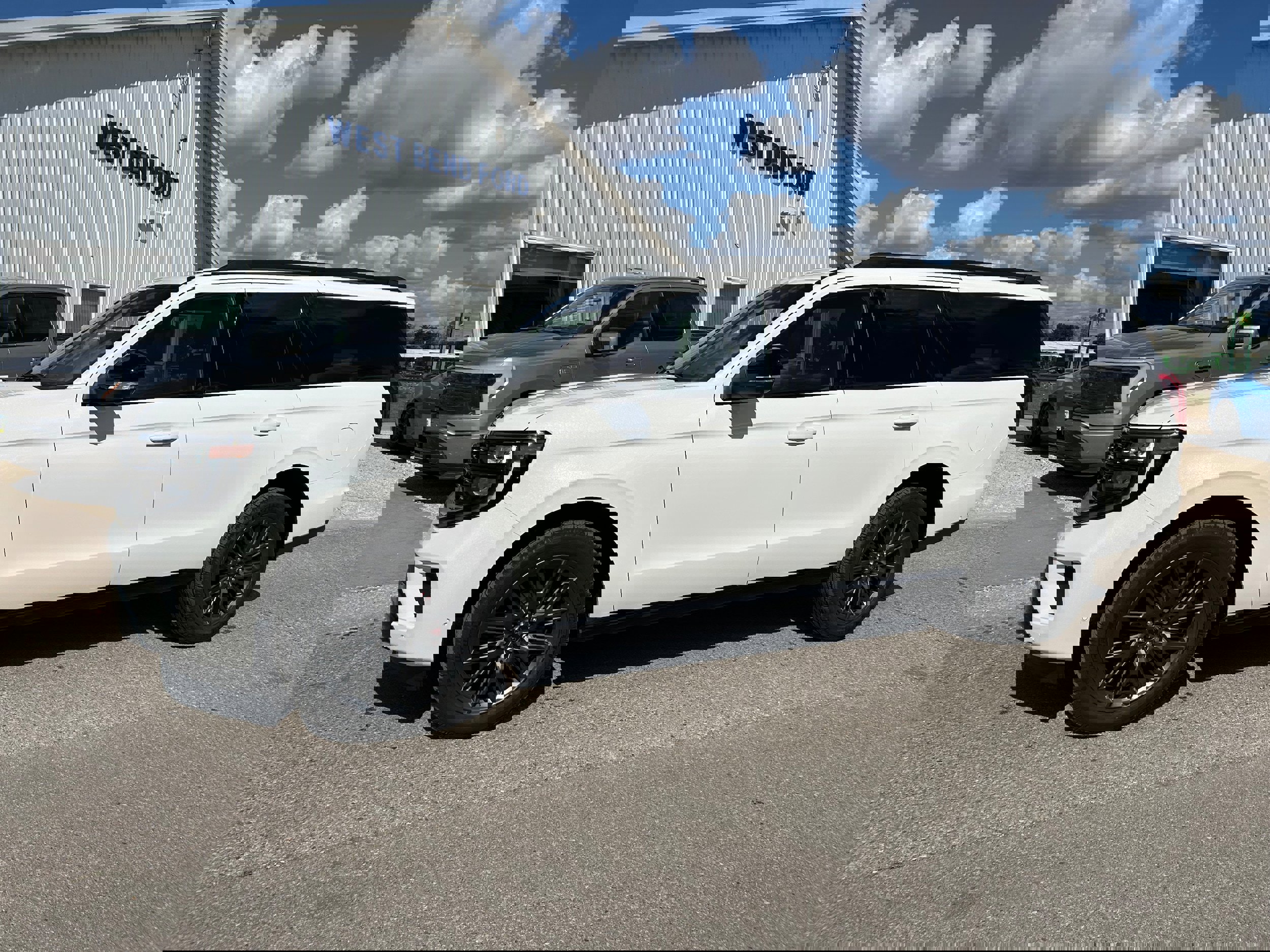 New 2025 Ford Expedition Max Platinum image 2