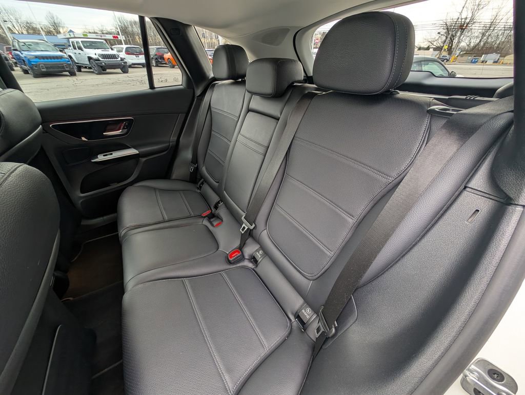 Used 2023 Mercedes-Benz GLC 300 4MATIC image 18