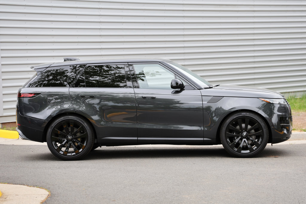 New 2025 Land Rover Range Rover Sport SE AWD/4WD image 6