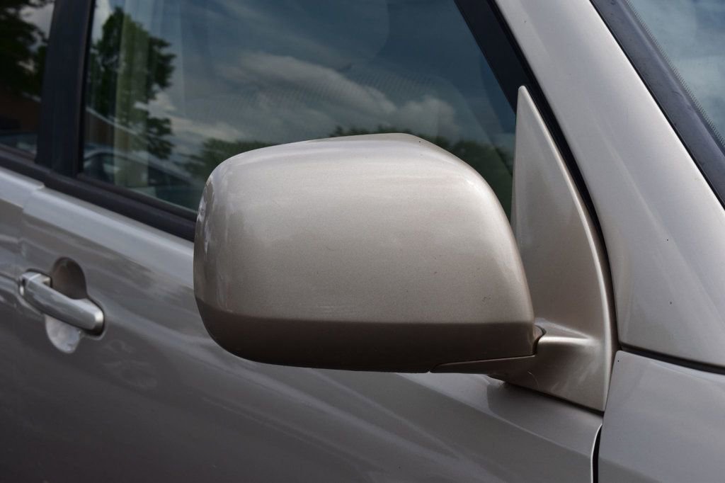 Used 2005 Toyota Highlander 4WD V6 w/ 3rd Row image 39