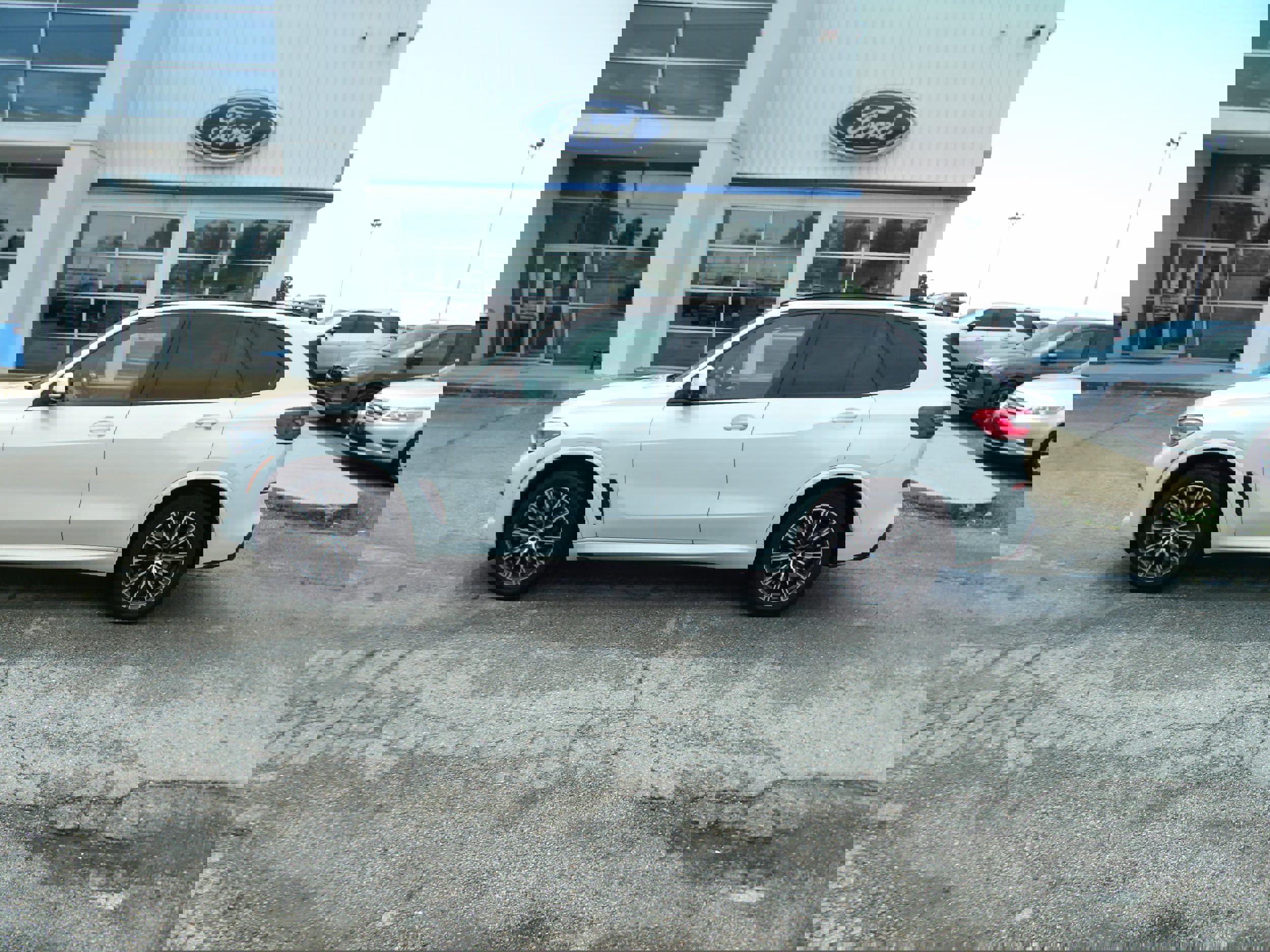 Used 2019 BMW X5 xDrive40i w/ M Sport Package image 1