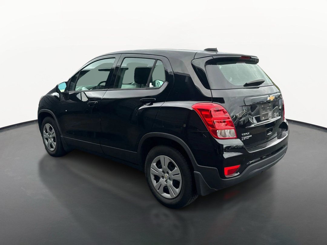 Used 2019 Chevrolet Trax LS w/ LPO, Protection Package FWD image 5