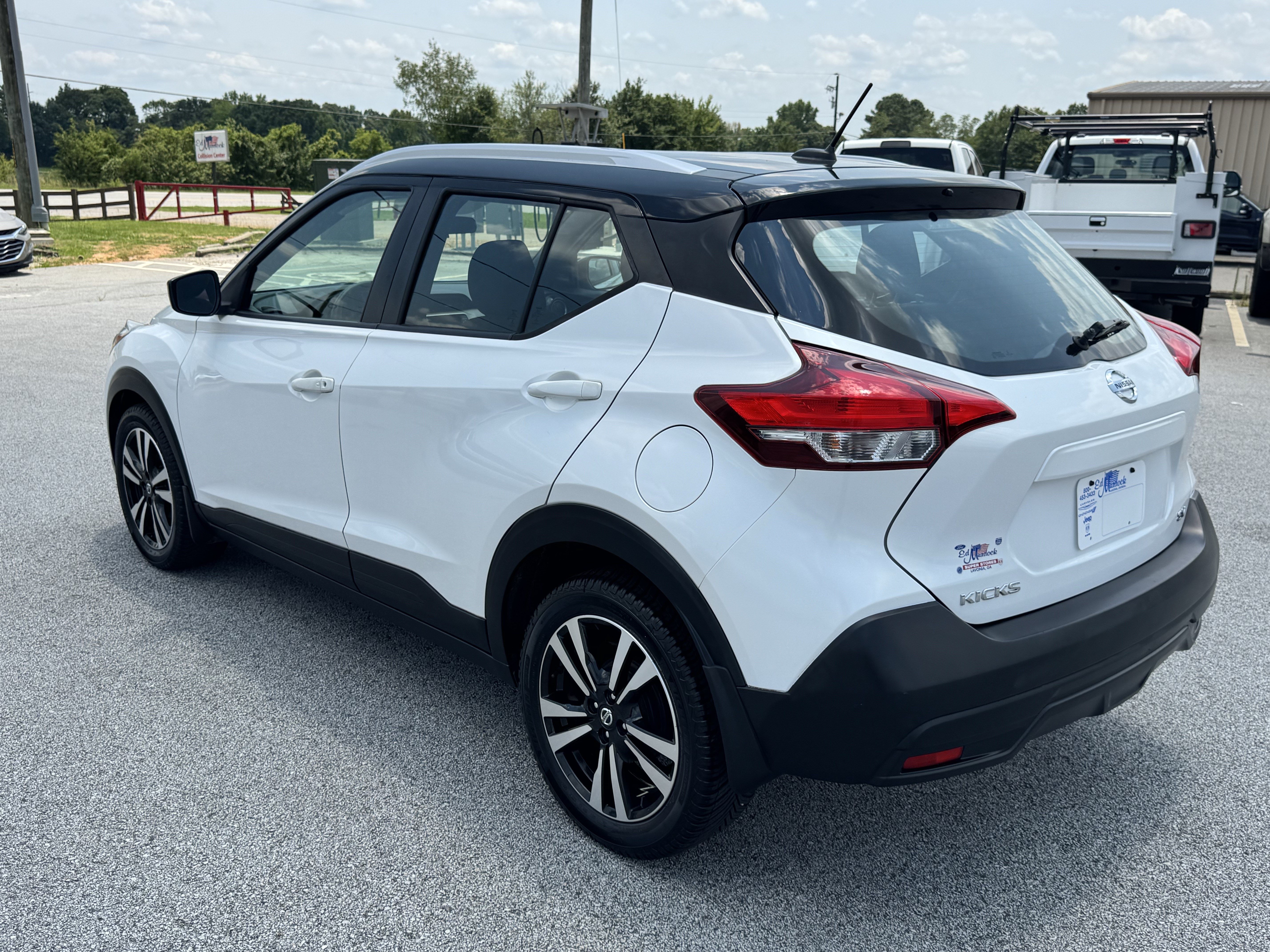 Used 2019 Nissan Kicks SV FWD image 7