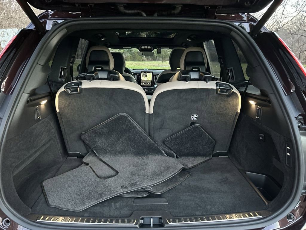Certified 2025 Volvo XC90 T8 Ultra image 28
