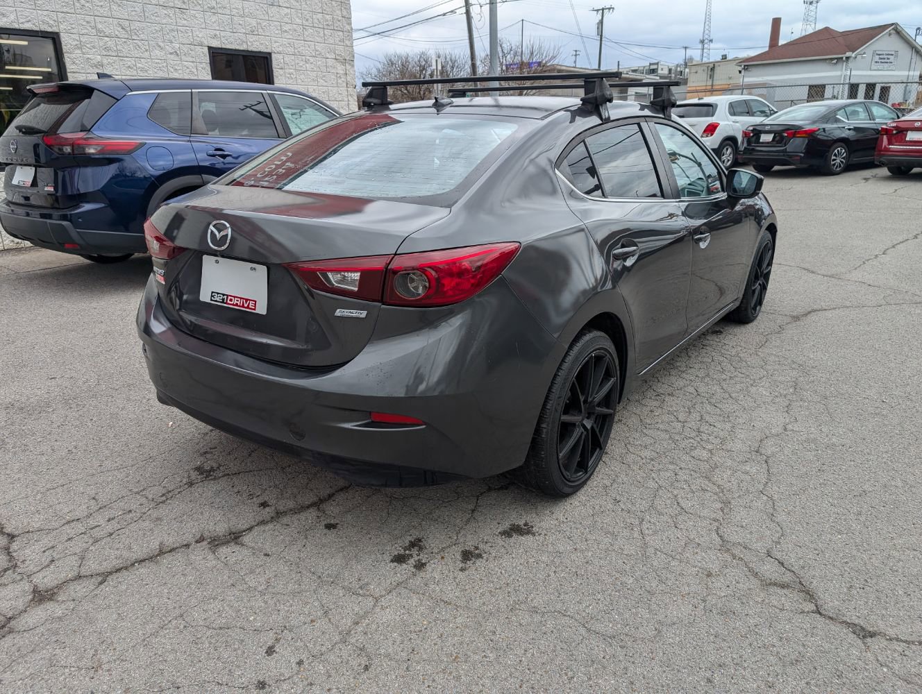 Used 2017 MAZDA MAZDA3 Touring w/ Popular Equipment Package FWD image 6