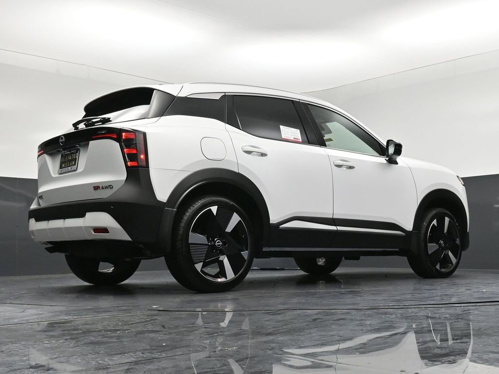 New 2026 Nissan Kicks SR w/ SR Premium Package AWD/4WD image 32