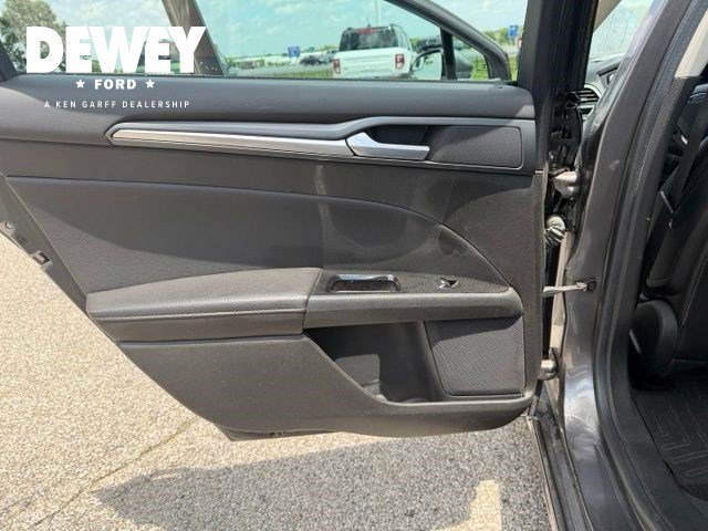 Used 2013 Ford Fusion Titanium FWD image 22