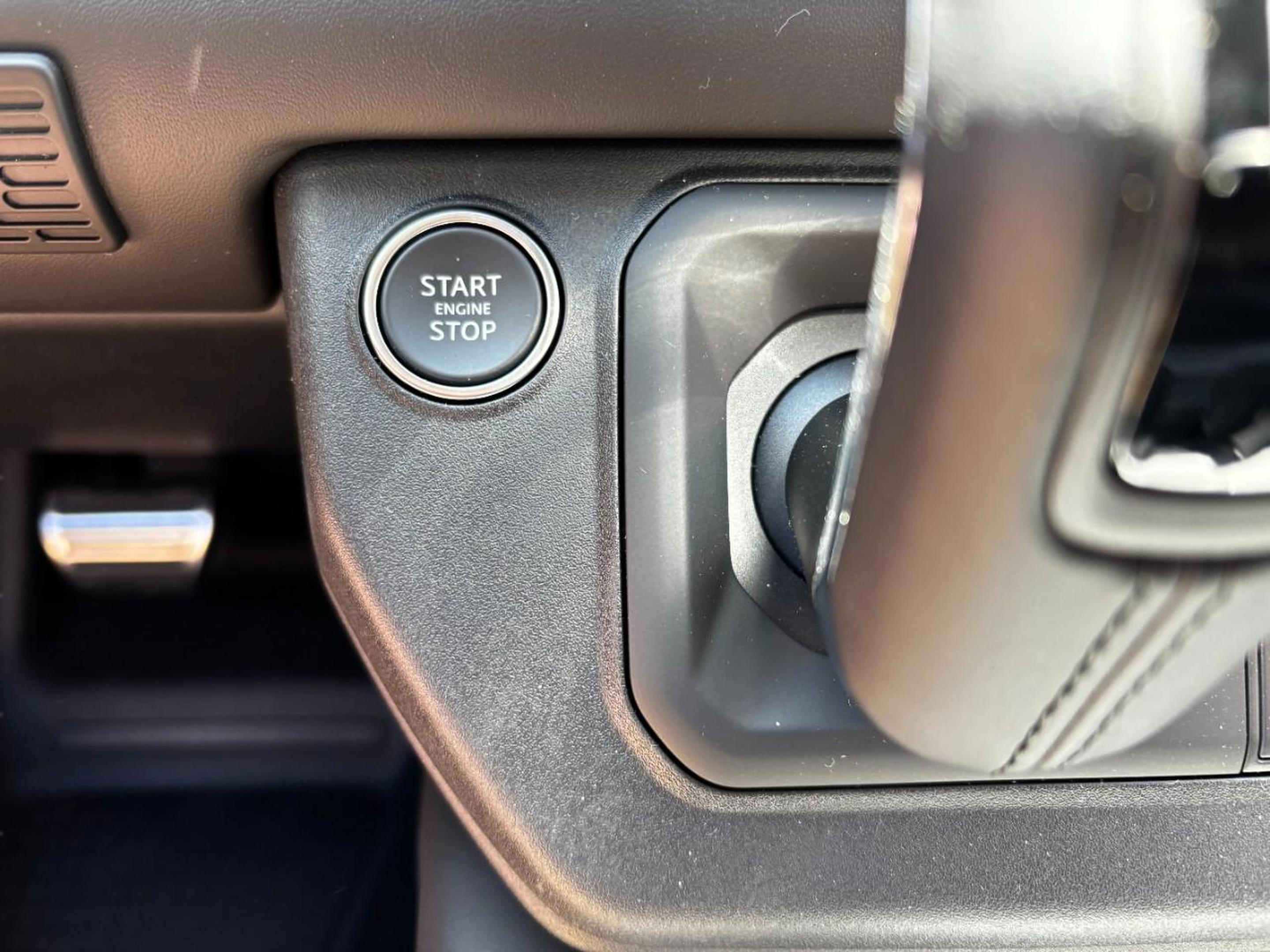 New 2025 Land Rover Defender 110 V8 image 31