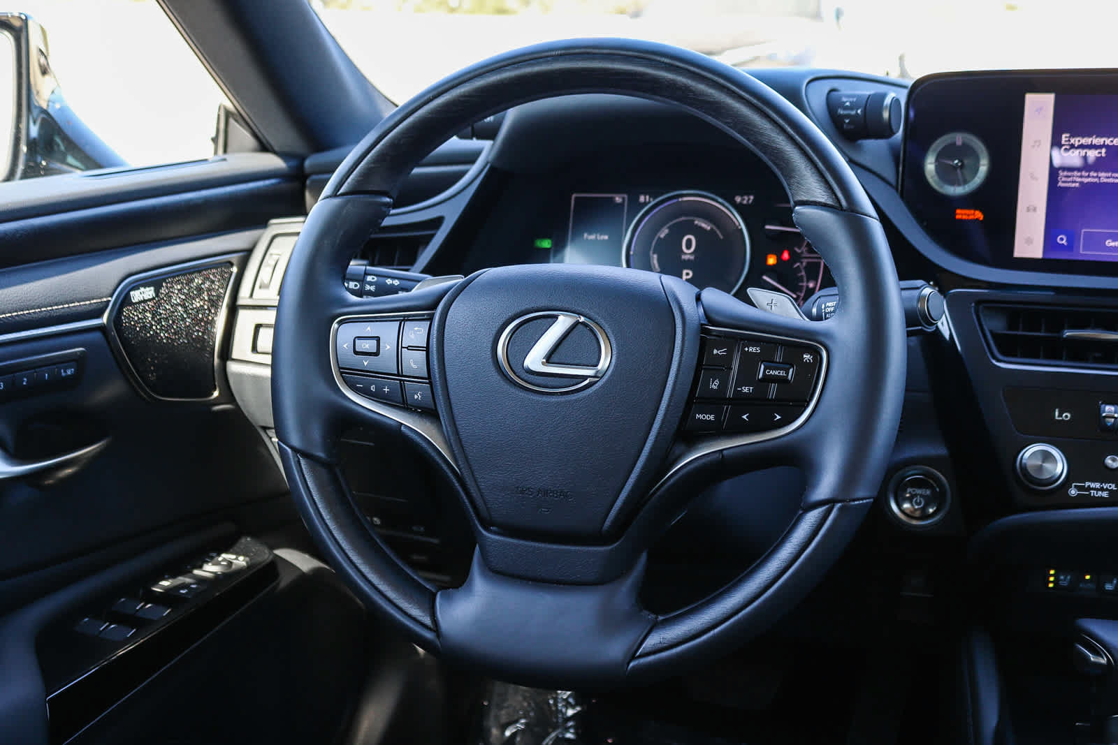 Certified 2025 Lexus ES 300h w/ Accessory Package (Z1) FWD image 18