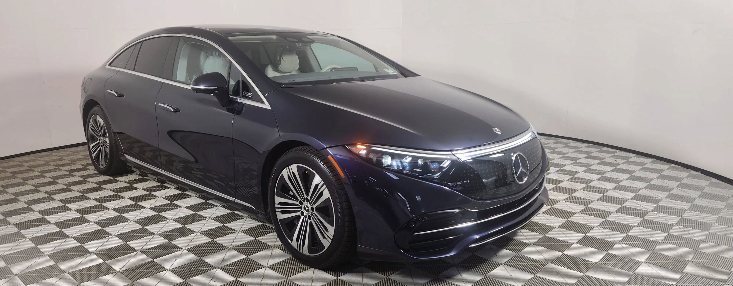 Used 2022 Mercedes-Benz EQS 450+ Sedan image 1