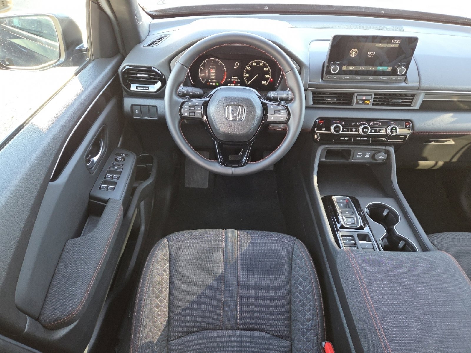 Used 2025 Honda Pilot Sport image 26