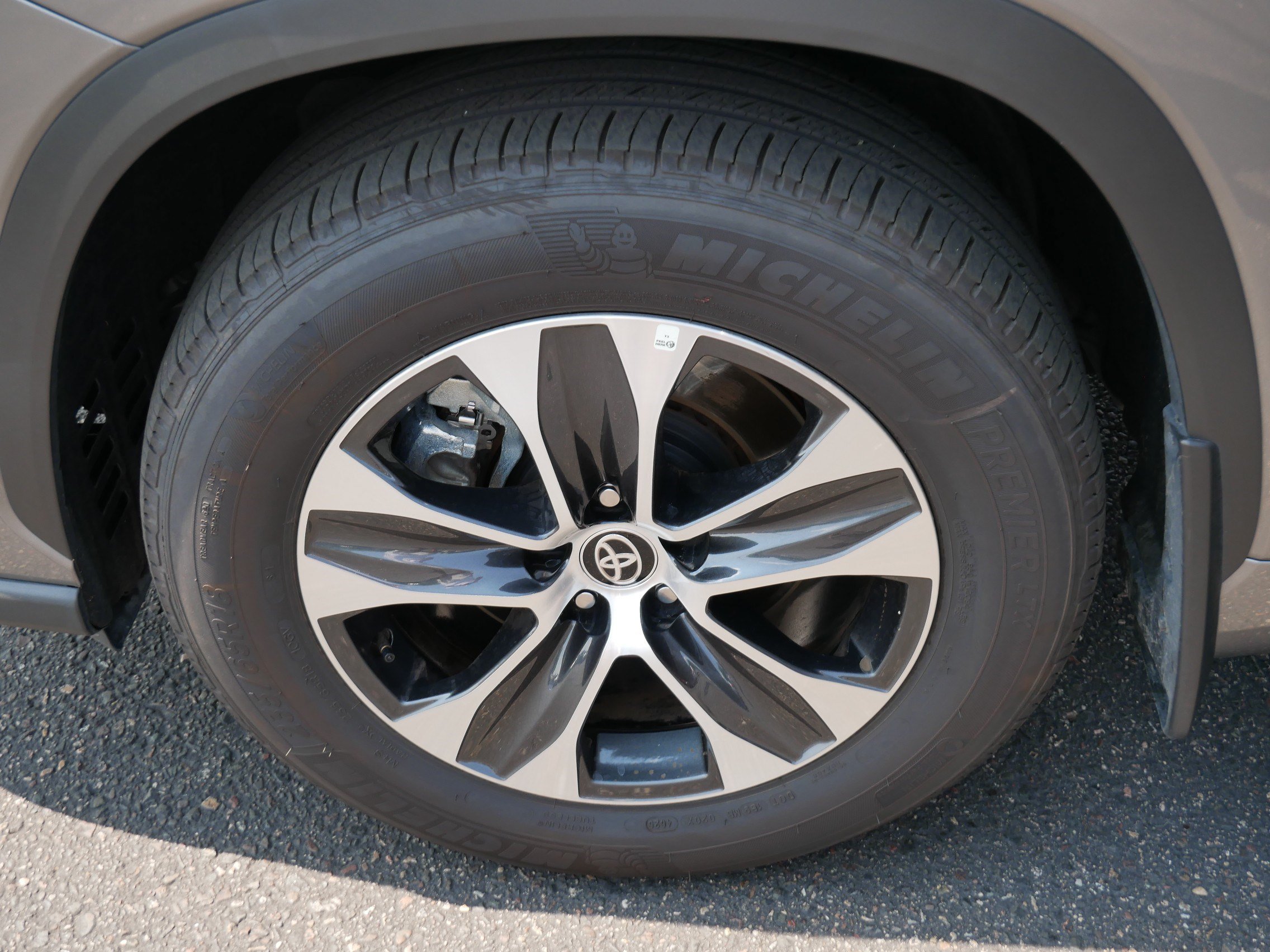 Certified 2026 Toyota Highlander XLE AWD/4WD image 15