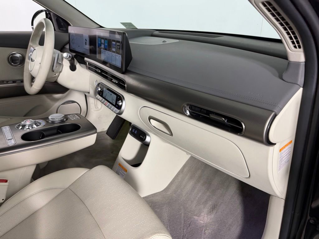 Used 2025 Genesis GV60 Advanced image 33