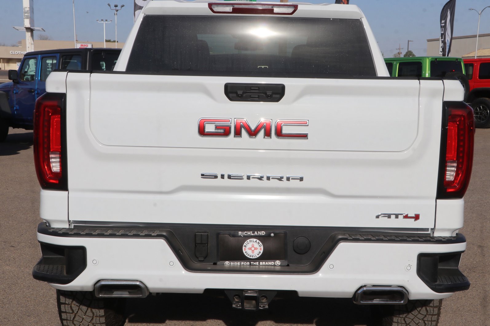 Used 2025 GMC Sierra 1500 AT4 image 6