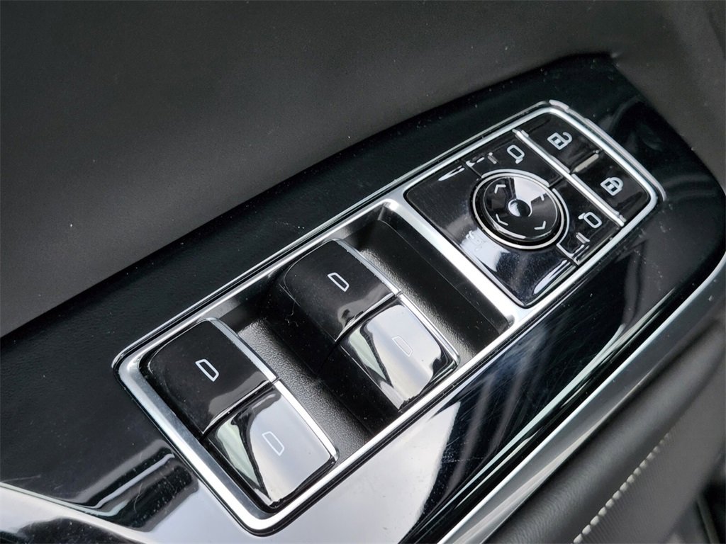 Used 2025 Cadillac Escalade V image 17