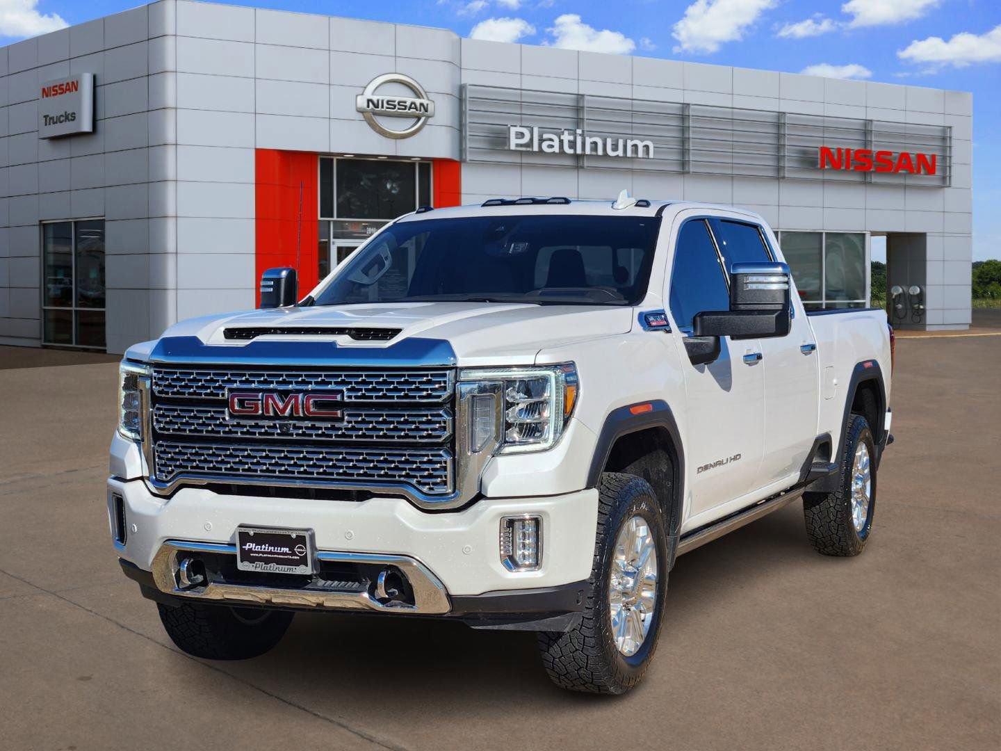 Used 2023 GMC Sierra 2500 Denali w/ Denali Ultimate Package image 2