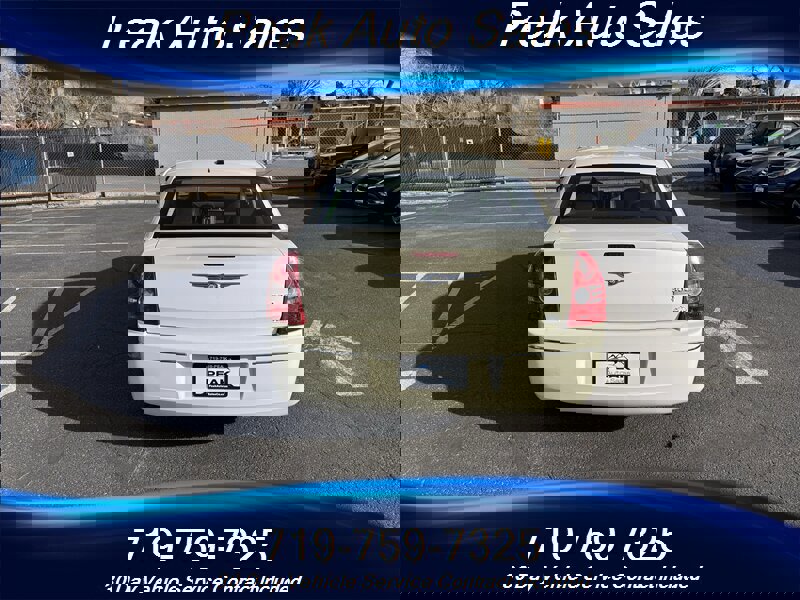 Used 2010 Chrysler 300 Touring image 6